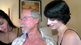 หนังโป๊ฝรั่ง หลานสาวคลายเครียดให้ปู่หวังจะได้รับมรดก