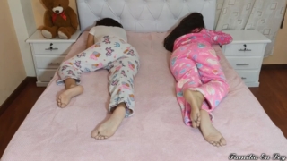 คลิปโป๊เด็ด ลุงหื่นแอบย่องเข้าห้องหลานสองคน ตอนกำลังหลับ