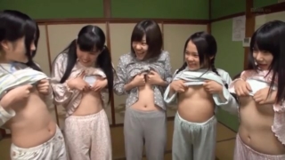 หนังเอวี ครูหนุ่มสอนเสียวลูกศิษย์น่ารัก นี่คือครั้งแรกของเด็กๆ ร้องกันลั่นห้อง