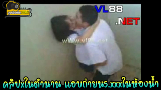 คลิปxในตำนาน แอบถ่ายคู่รักนักเรียน เด็กเนิร์ดกับสาวแว่น แอบเล่นเสียวกันในห้องน้ำวันกีฬาสี ลีลาโคตรหื่นกระหาย