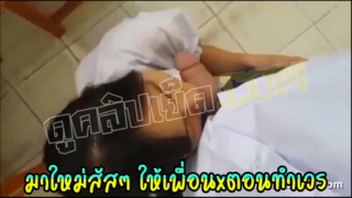 คลิปโป๊หลุดนักเรียนล่าสุด ม.ปลายรอเลิกเรียนหลอกแฟนมาทำเวรให้ให้xxxอมควยคาชุดนักเรียน ที่ห้องเรียน เสียวครูจะเดินมาเจอ
